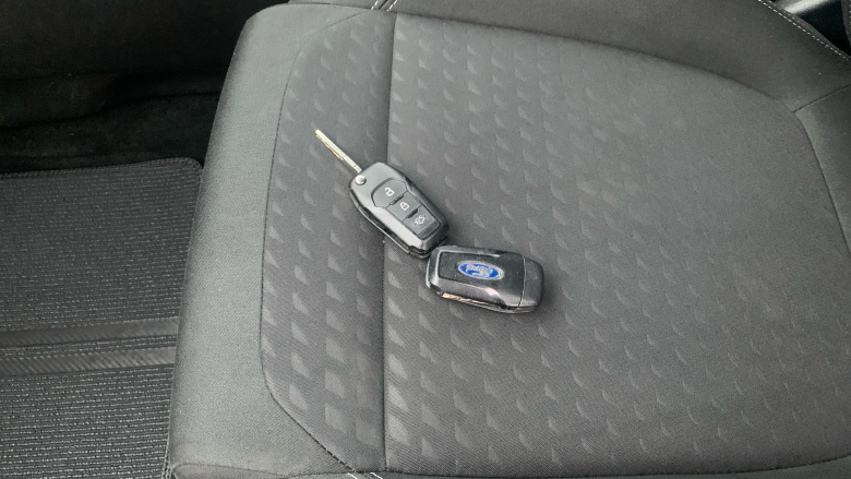 Ford Fiesta 1.1 Zetec 5dr Petrol Hatchback